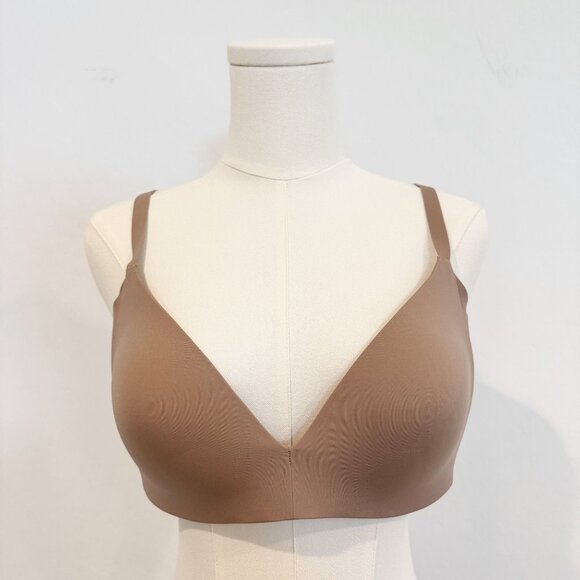 Lululemon Take Shape Wireless Lift Adjustable Bra Everyday Foam Padded Cups 38B - Picture 1 of 8